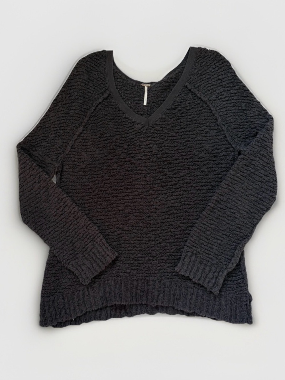Free People Black Textured Bouclé Knit V-Neck Oversized Slouchy Sweater Top L - Picture 3 of 11